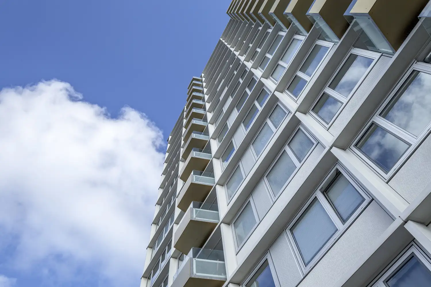 Een uitzicht op de balkons van Sorgenfrivang in Denemarken